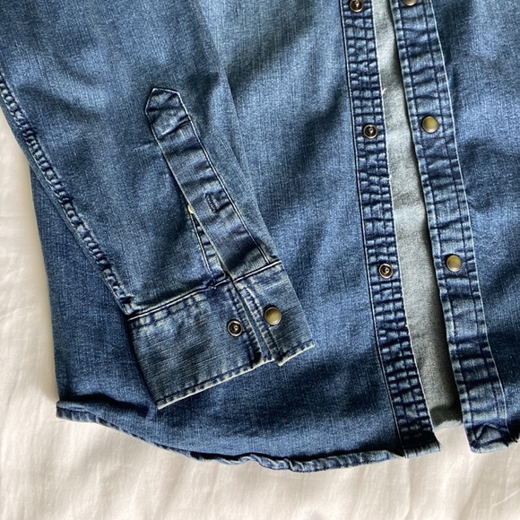 Jean button down - Size M - Picture 2 of 3